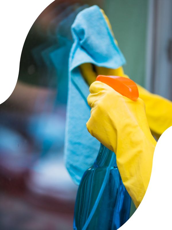 Fenster mit Schlieren und Schmutz